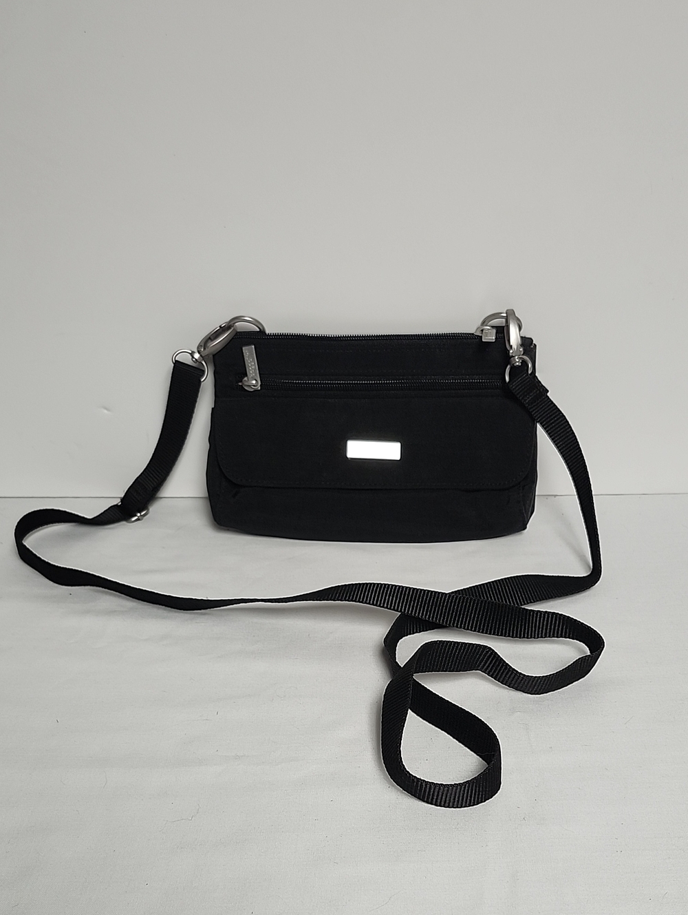 Baggallini Classic Black Crossbody Bag - Sleek Everyday Carry